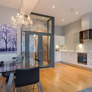  Apartment Fitzrovia Mansion In Belfast's Cathedral Quarter United Kingdom