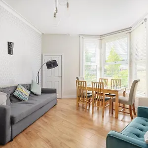  Apartment - Strawberry One - Private Parking United Kingdom