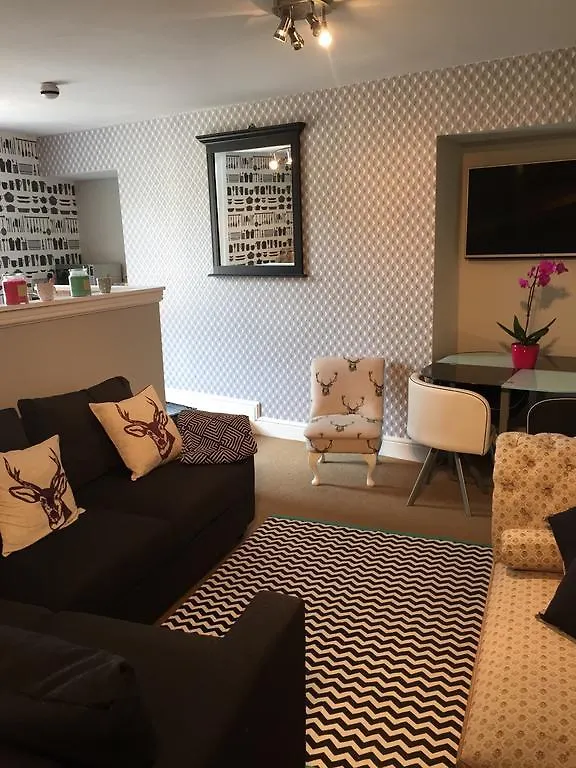 Central City 1 Bed Apartment Bath